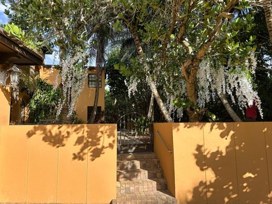 A VERY UNIQUE HIDDEN GEM ON HOLLYWOOD CENTRAL BEACH-ONE OF - photo 9