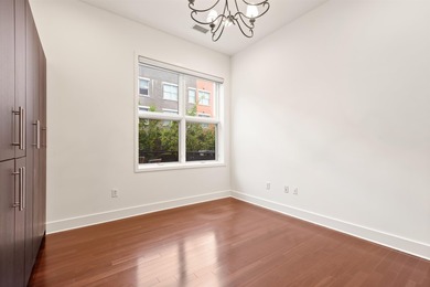 Welcome to Liberty Pointe, where urban elegance meets modern - photo 11