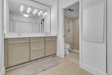 Completely renovated and professionally designed 2-bedroom, 2 - photo 12