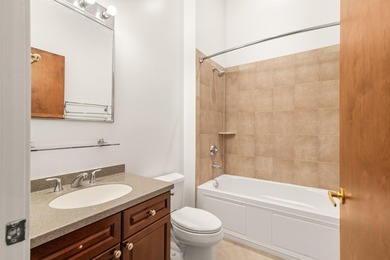 Welcome to Liberty Pointe, where urban elegance meets modern - photo 15
