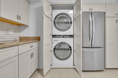 Completely renovated and professionally designed 2-bedroom, 2 - photo 17