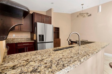 Welcome to easy living in this beautifully updated 3-bedroom - photo 5