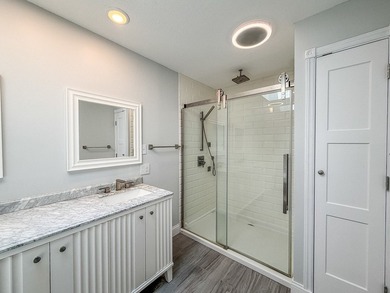 Spacious 4 bedroom, 2.5 bath home with a 4 car garage on over - photo 48