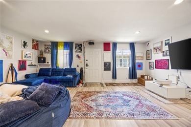 Welcome to this charming 2-bedroom, 1-bath upper-level condo - photo 4