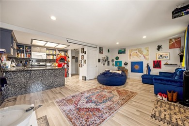 Welcome to this charming 2-bedroom, 1-bath upper-level condo - photo 5