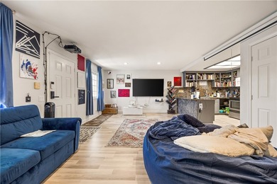 Welcome to this charming 2-bedroom, 1-bath upper-level condo - photo 6