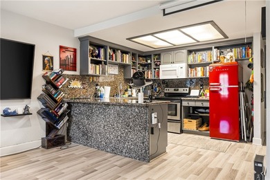 Welcome to this charming 2-bedroom, 1-bath upper-level condo - photo 9