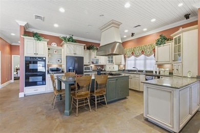 Stately French-inspired custom home in the highly sought-after - photo 15