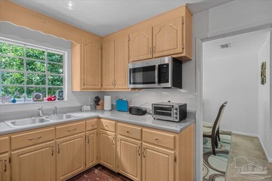 Welcome to this charming 3-bedroom, 2-bath BRICK home perfectly - photo 18