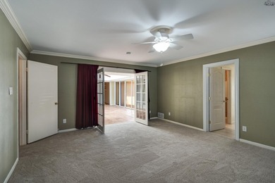 Quiet Colonial Park cul-de-sac location with the space and - photo 18