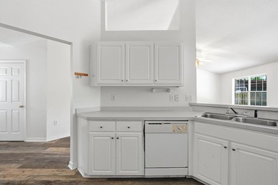 Welcome home to this beautifully maintained brick residence - photo 19