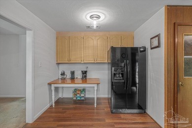 Welcome to this charming 3-bedroom, 2-bath BRICK home perfectly - photo 19