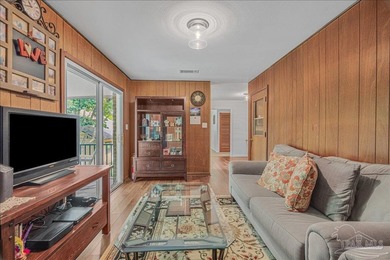 Welcome to this charming 3-bedroom, 2-bath BRICK home perfectly - photo 21