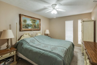 Quiet Colonial Park cul-de-sac location with the space and - photo 28