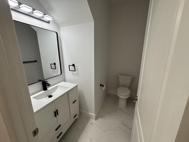 Mostly renovated, upgraded floors, kitchen countertops and all - photo 29