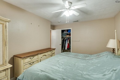 Quiet Colonial Park cul-de-sac location with the space and - photo 29