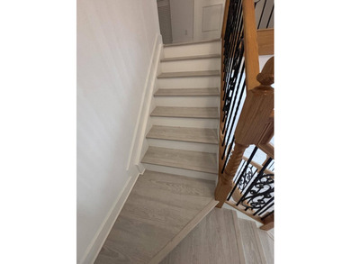 Mostly renovated, upgraded floors, kitchen countertops and all - photo 31