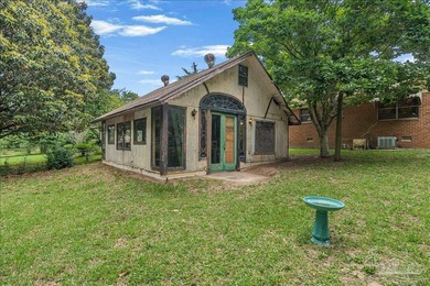 Welcome to this charming 3-bedroom, 2-bath BRICK home perfectly - photo 32