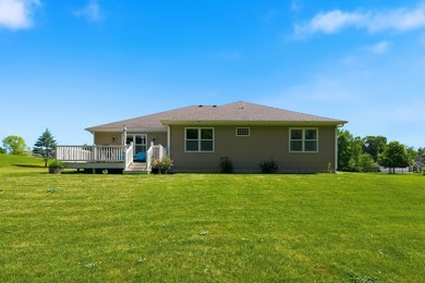 Welcome home to this beautifully maintained one-owner residence - photo 36