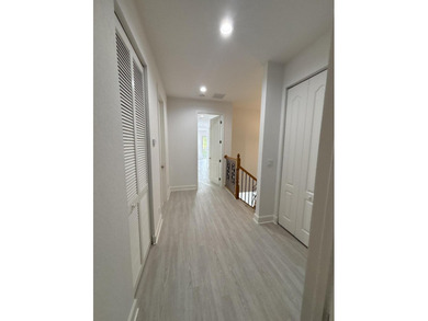 Mostly renovated, upgraded floors, kitchen countertops and all - photo 36