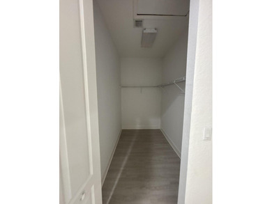 Mostly renovated, upgraded floors, kitchen countertops and all - photo 46