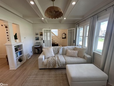 Beautiful move-in-ready property that blends timeless character - photo 3