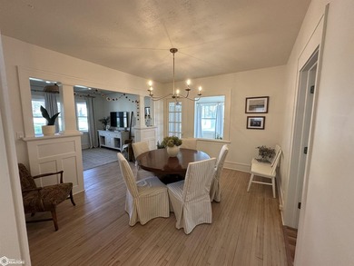 Beautiful move-in-ready property that blends timeless character - photo 5