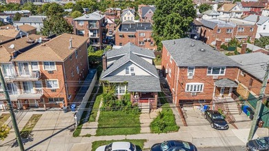 Hot Flushing Location. 40x100 lot. Delivered vacant. Two-family: - photo 3