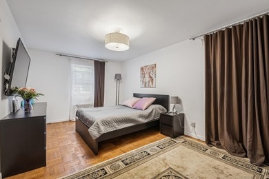 Lovely spacious one bedroom apartment (front facing). Large - photo 13