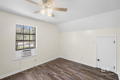 Welcome to this charming Creole cottage located near the Windsor