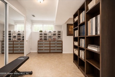 Welcome to 209 Sommer Avenue! This gorgeous 1-family, 3 bedroom - photo 21
