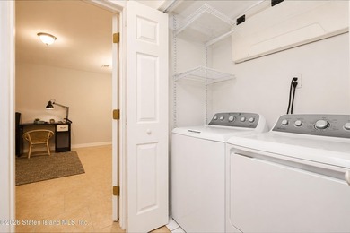 Welcome to 209 Sommer Avenue! This gorgeous 1-family, 3 bedroom - photo 22