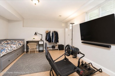 Welcome to 209 Sommer Avenue! This gorgeous 1-family, 3 bedroom - photo 24