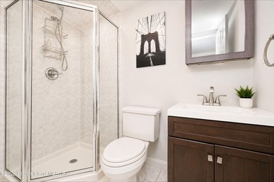 Welcome to 209 Sommer Avenue! This gorgeous 1-family, 3 bedroom - photo 25