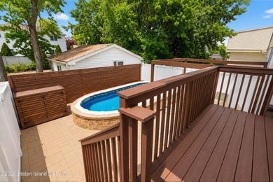 Welcome to 209 Sommer Avenue! This gorgeous 1-family, 3 bedroom - photo 30