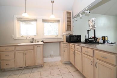 Gorgeous 175' lakefront property on a private 1.54 acre property - photo 33
