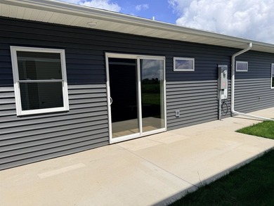 Enjoy comfortable, modern living directly across from beautiful - photo 4