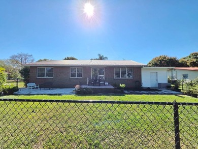 LAKE OKEECHOBEE ACCESS - Exceptional brick home situated on a - photo 5