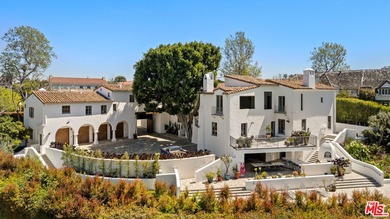 Introducing the Howard Hughes Estate, an iconic Spanish Revival - photo 2