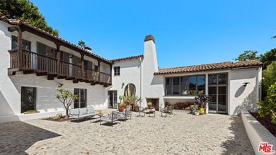 Introducing the Howard Hughes Estate, an iconic Spanish Revival - photo 10