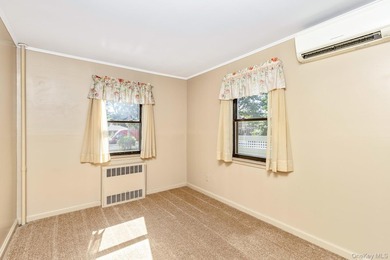 Welcome to this spacious and meticulously maintained home - photo 16