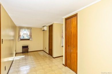 Welcome to this spacious and meticulously maintained home - photo 22