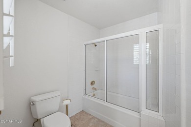 This beautifully maintained 4-bedroom, 4-bathroom residence - photo 23