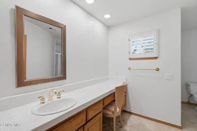 This beautifully maintained 4-bedroom, 4-bathroom residence - photo 24