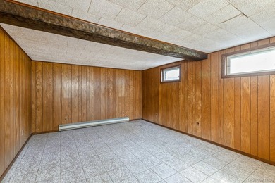 Welcome to this spacious and meticulously maintained home - photo 24