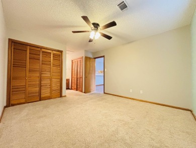 Discover low-maintenance living, maintained 2 bedroom