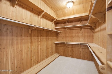 This beautifully maintained 4-bedroom, 4-bathroom residence - photo 28