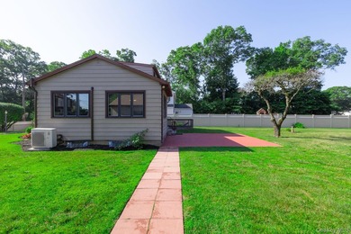 Welcome to this spacious and meticulously maintained home - photo 28