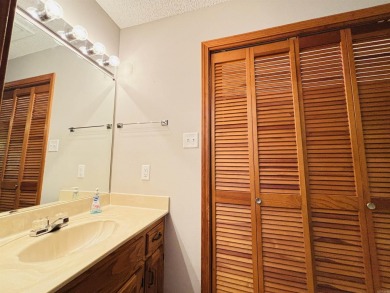 Discover low-maintenance living, maintained 2 bedroom