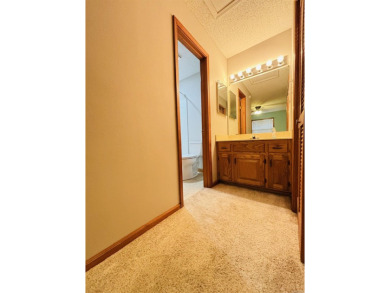 Discover low-maintenance living, maintained 2 bedroom